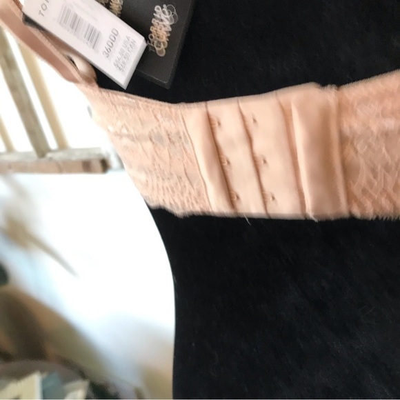 TORRID plunge push up bra. Brand new with tags. 36 DDD. - Picture 3 of 8